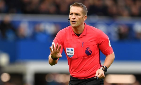   Поусън ще ръководи мача за Суперкупата на Англия 