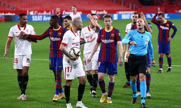 Стана известен разговорът между Лаос и играчите на Барса 