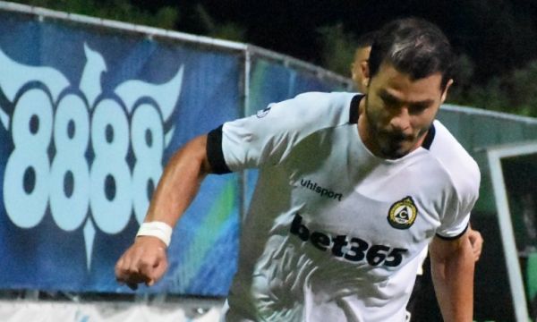 Доскорошният капитан на Славия получил предложение от ЦСКА и Левски