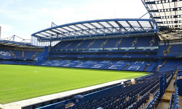 Челси е готов да купи защитник през зимата