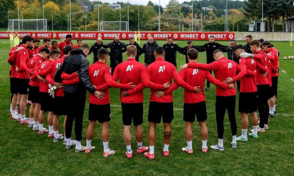 ЦСКА с черни ленти в памет на Иван Зафиров