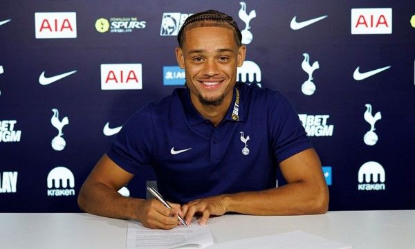 Тотнъм обяви трансфера на Шави Симонс 