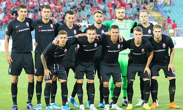 Испанска марка доставя екипи за клубове от окупирания Луганск 