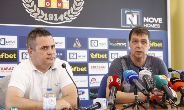 Хубчев: Искаме да имаме пет или шест водещи футболисти и около тях да интегрираме младите