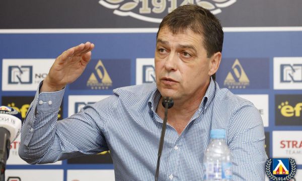 Хубчев: Неприятно е, че на реванша сме без публика! ЦСКА и Левски са живи заради феновете
