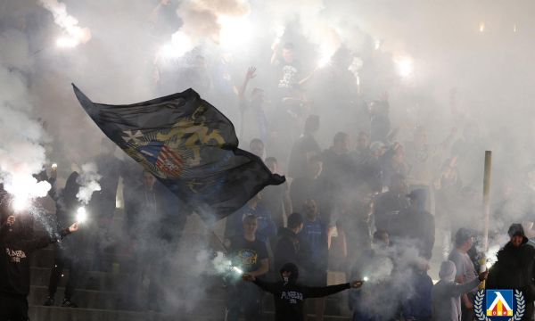 Фен клуб на Левски в Бургас превърнат в наркодепо, гъмжи от тежковъоръжени (снимки)