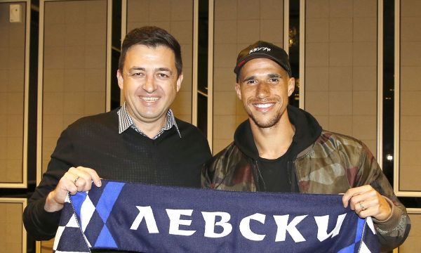 Обертан преподписа с Левски до 2021 година