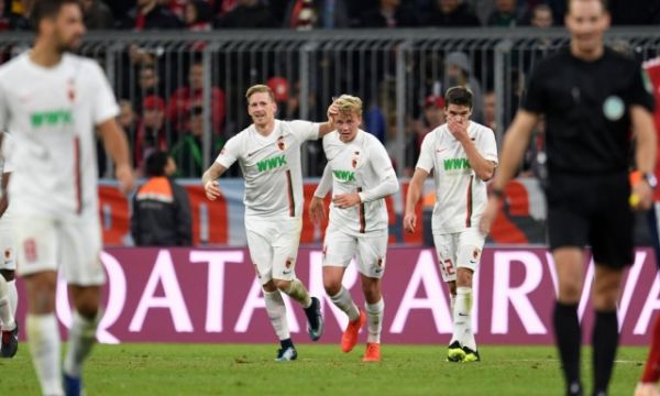 Байерн загуби точки срещу Аугсбург, Шалке с ново поражение