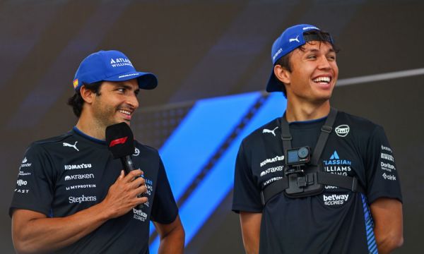 Дисквалифицираха Албон и Сайнс