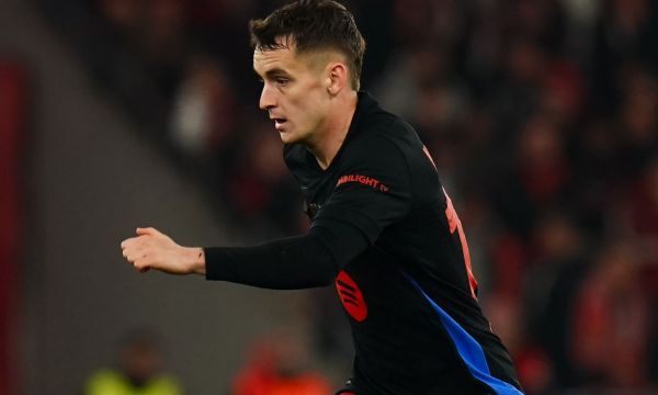 Арсенал и Челси се интересуват от халф на Барса