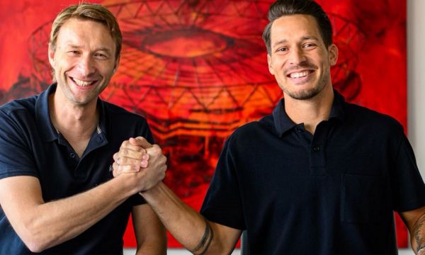 Байер привлече вратар