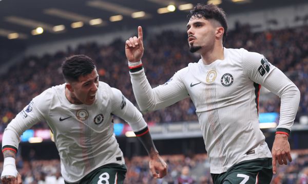 Челси уверено победи Бърнли и вече е втори (видео)