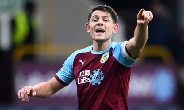 Лестър се готви за напускане на Магуайър