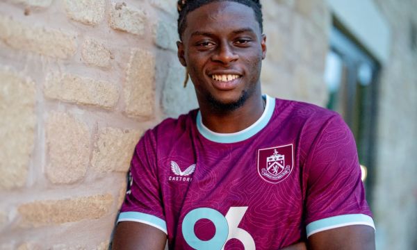 Бърнли привлече халф на Челси