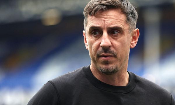 Невил: Ливърпул е огромен фаворит за титлата 