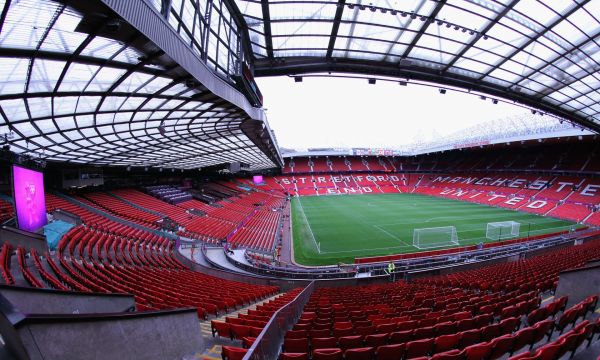 Ман Юнайтед предостави стадиона си за обучение на доброволци