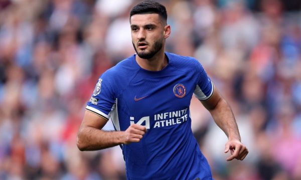 Челси продаде Броя на Бърнли