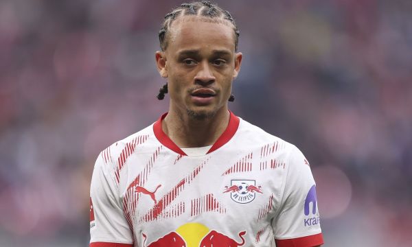 Челси съгласува трансфера на Симонс