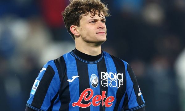 Челси се включва в надпреварата за Скалвини