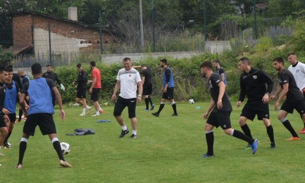 Локо Пловдив с първа тренировка в Самоков (видео)