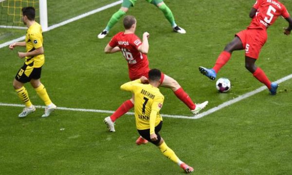 Дортмунд влезе в топ 4, но и направи Байерн официално шампион на Германия!