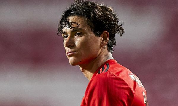  Ман Юнайтед се интересува от нападател на Бенфика 