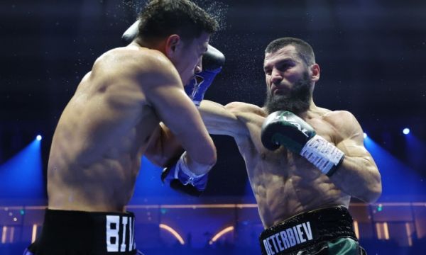 Бивол победи Бетербиев и стана абсолютен световен шампион