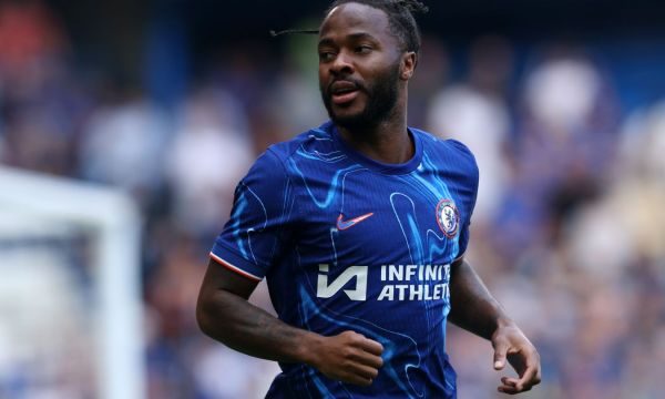 Крадци се опитали да ограбят дома на Стърлинг