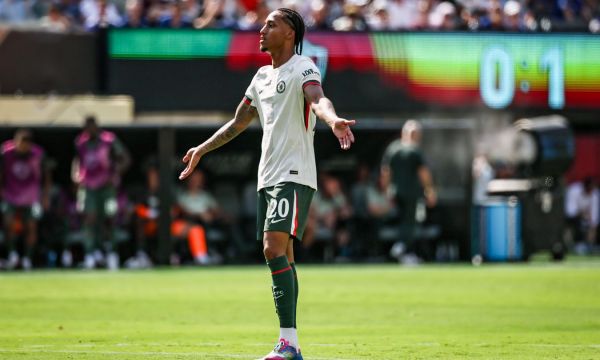 Два гола на Педро изпратиха Челси на финал