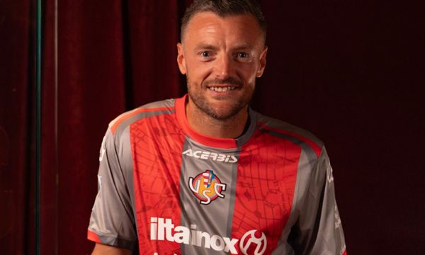 Варди ще продължи кариерата си в Кремонезе