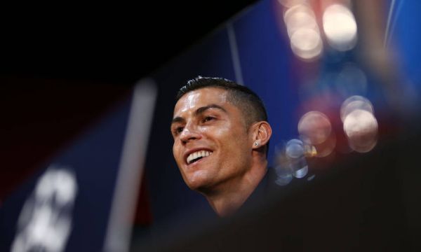 Роналдо: Благодаря на Кавани за невероятния му жест