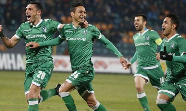 Лудогорец отхвърлил над 100 оферти за треньор