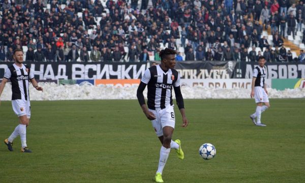Звезда от Локо Пловдив остана без виза за мача в Страсбург
