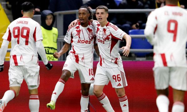 Олимпиакос се поздрави с първа победа в ШЛ