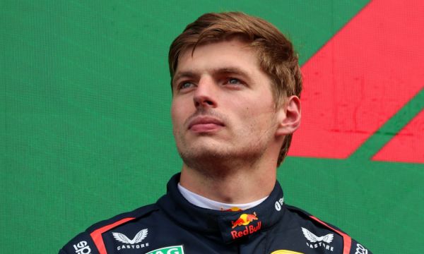 Ясно е как Верстапен може да изпревари Пиастри за титлата 