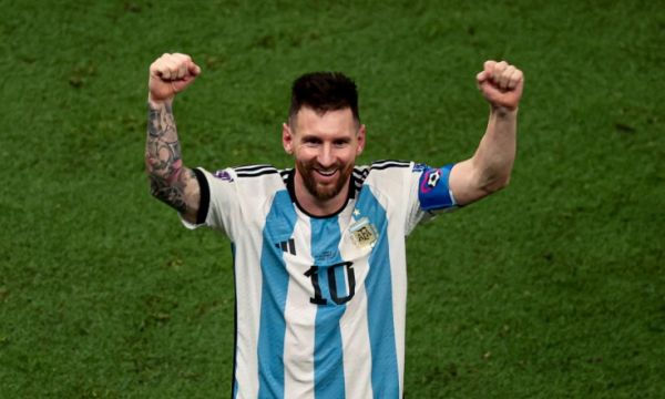 ФИФА премахна съобщението, че Меси е най-велик играч