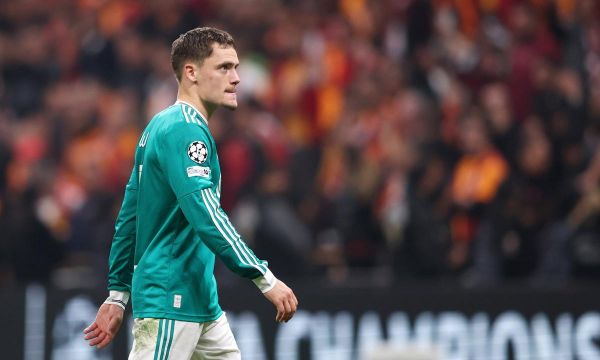 Карагър: Вирц трябва да бъде изваден от състава 