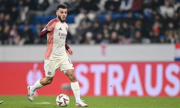 Нападател на Лион отказа да напусне клуба