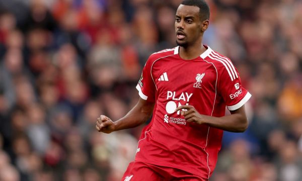 Исак си купи доберман за 30 000 паунда