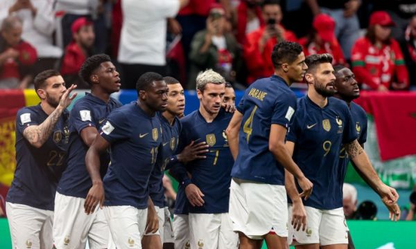 Франция е шестият отбор, достигнал до финала за втори пореден път