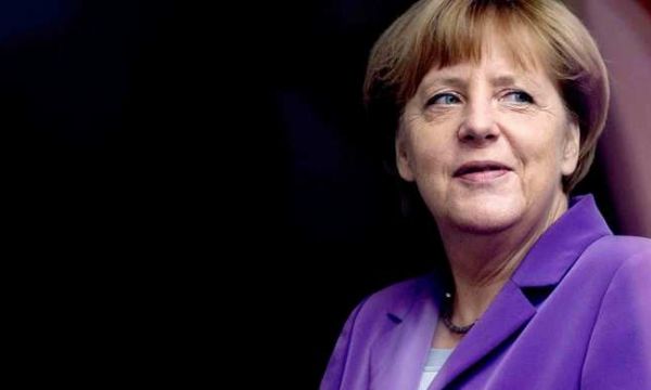 Шефът на немския футбол: Очакваме подкрепа от Меркел 
