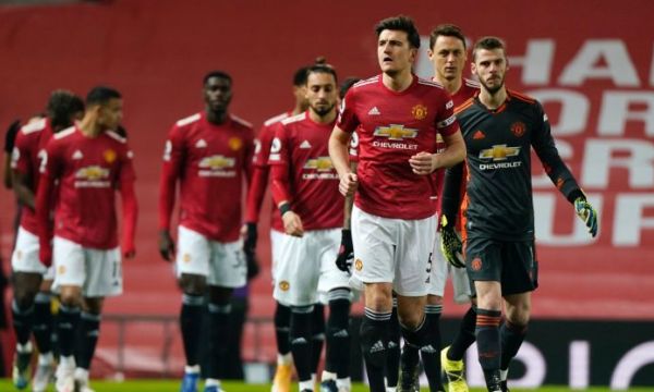 Невил: Играчите на Ман Юнайтед нямат шампионски характер