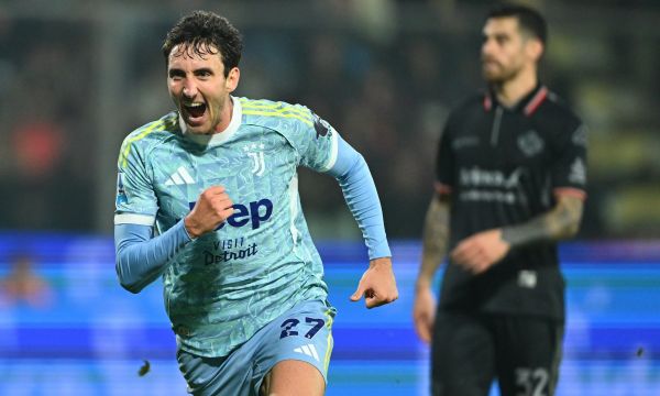 Спалети дебютира начело на Ювентус с победа (видео)