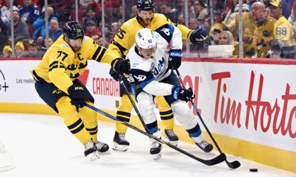  Финландия победи Швеция в Турнира на четирите нации