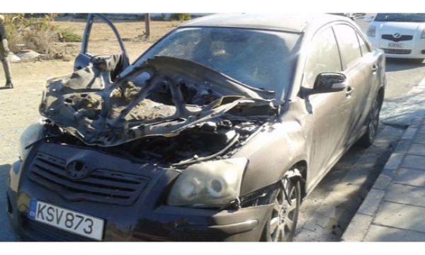 Взривиха автомобила на кипърски съдия, спряха първенството на страната