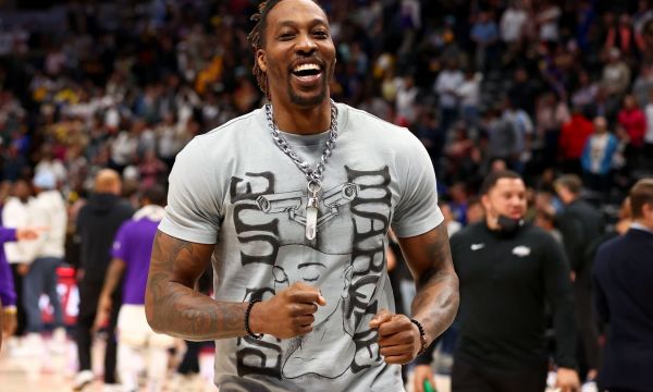 Хауърд: Лейкърс казаха, че са подновили договора ми, а после го прекратиха