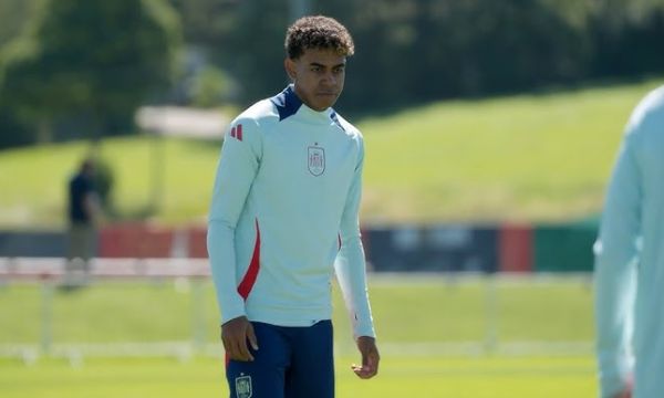 Стотици родни фенове зърнаха европейските шампиони