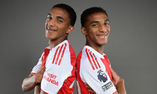 Арсенал привлече близнаци 