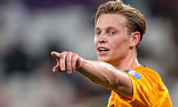 Ван Бастен: Де Йонг игра като пощальон