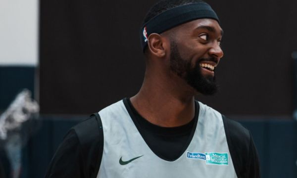 Нападател на Милуоки бе дисквалифициран за 25 мача